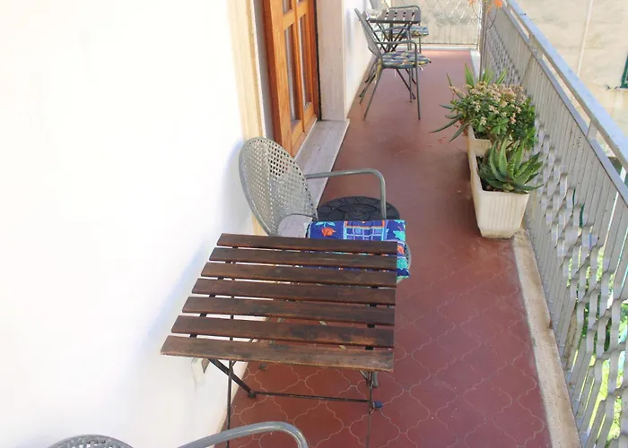 Primula Rossa 아파트 레반토